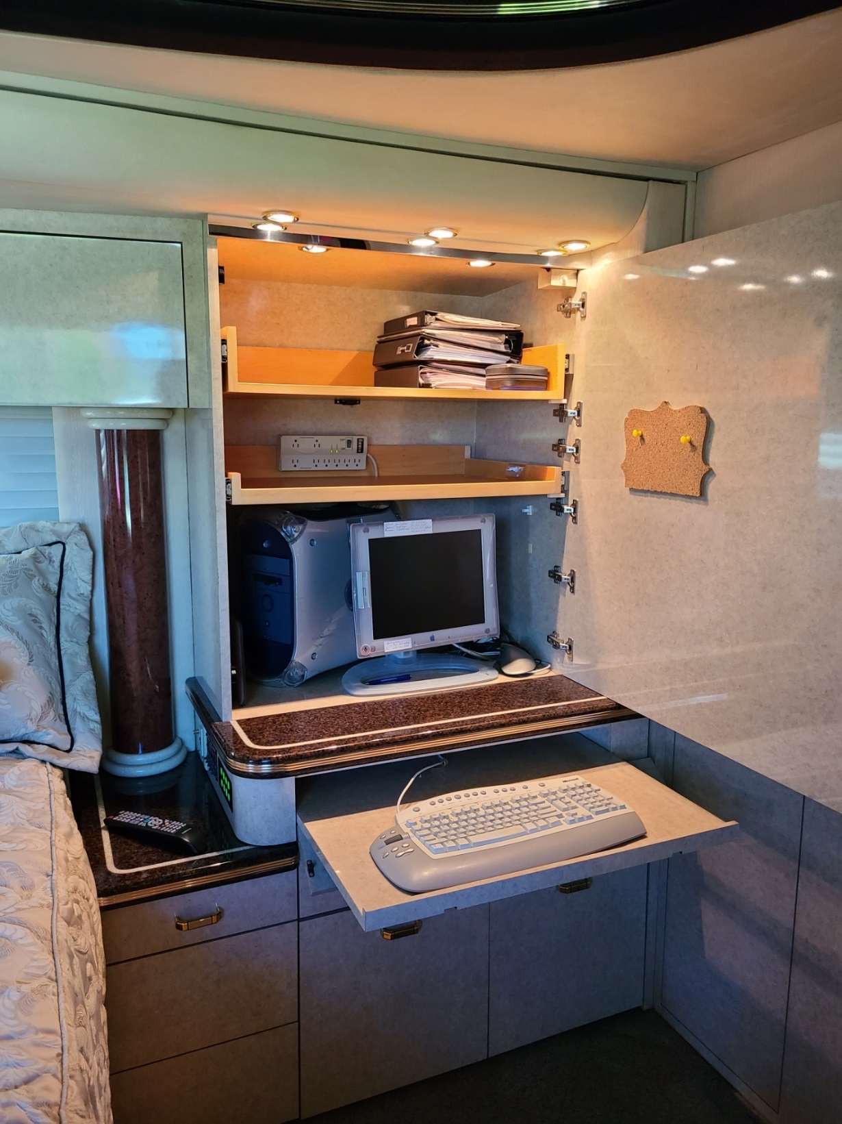 A table in a room

Description automatically generated