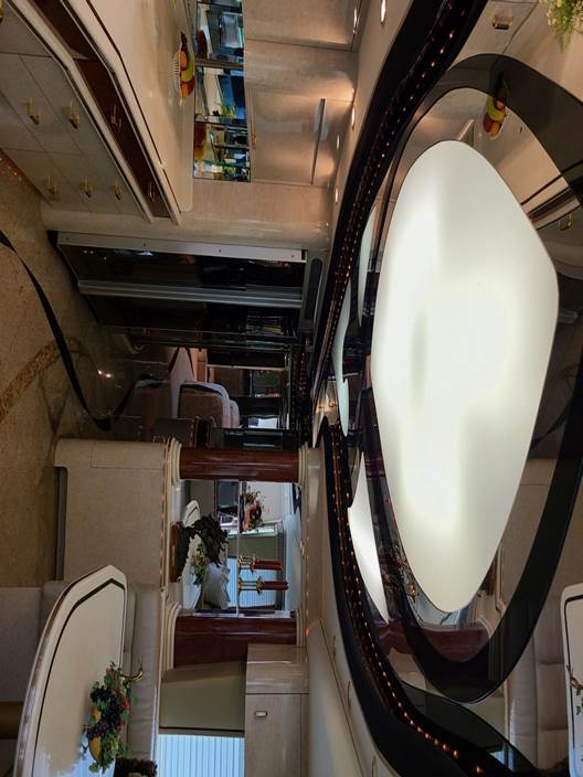 A couch in a room

Description automatically generated