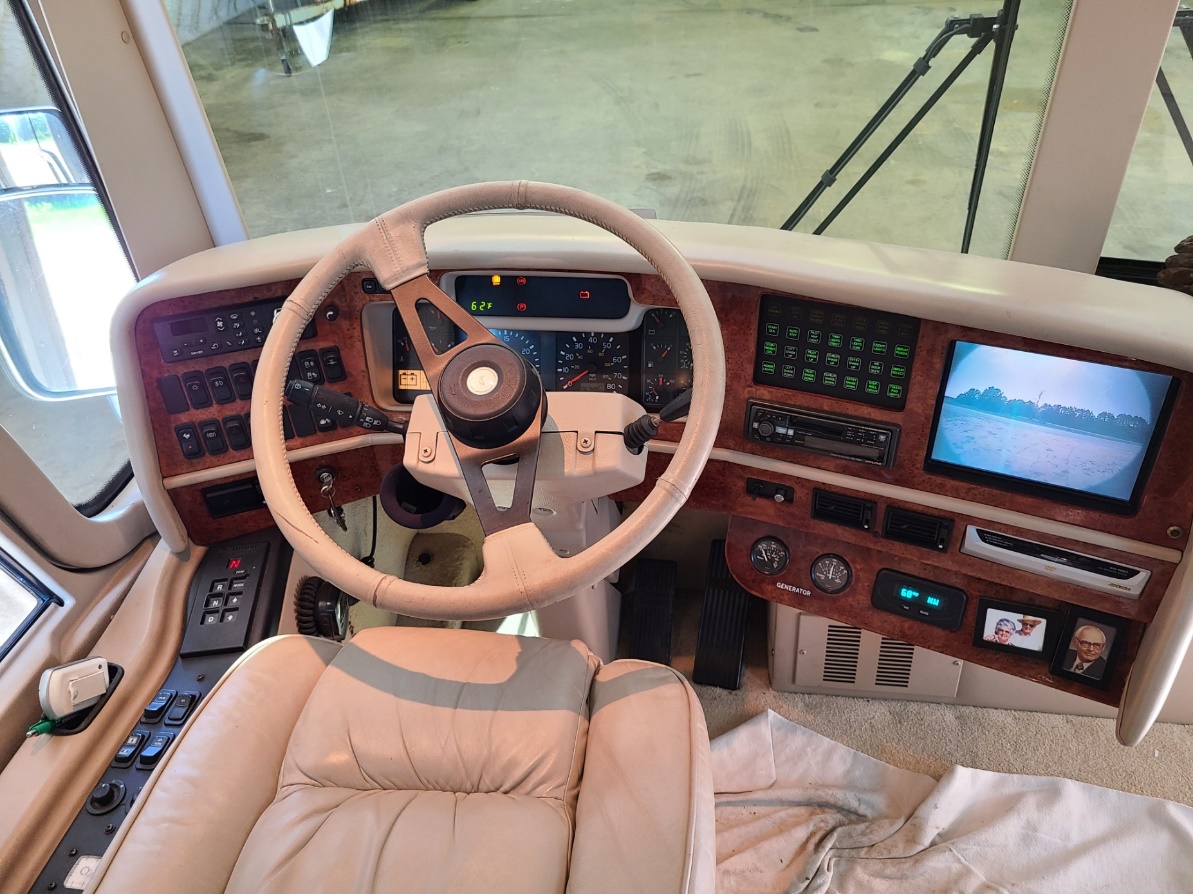 A close up of a vehicle

Description automatically generated with medium confidence